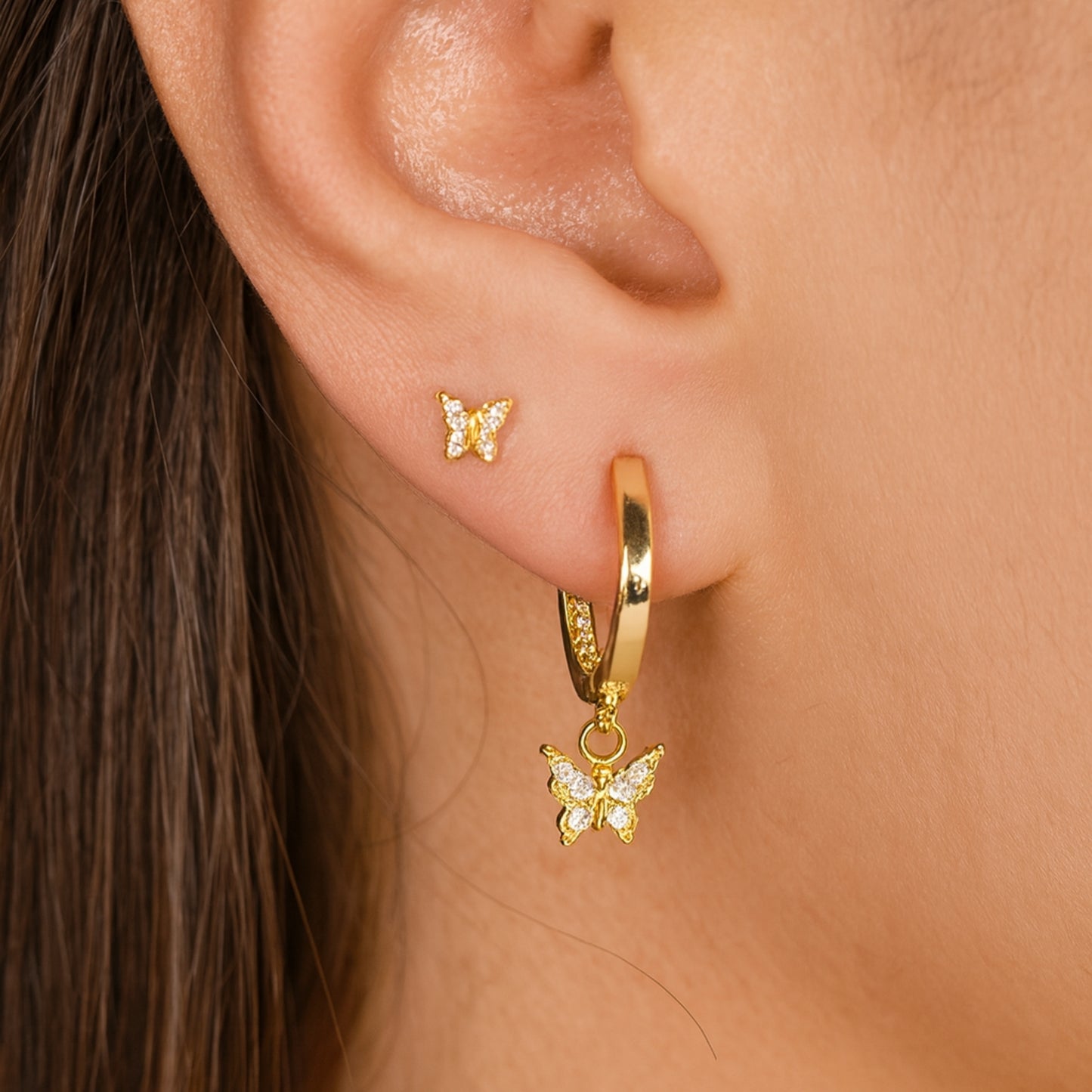Créoles Lolita portées – Bijou en or ou argent, élégant et séduisant pour toutes occasions