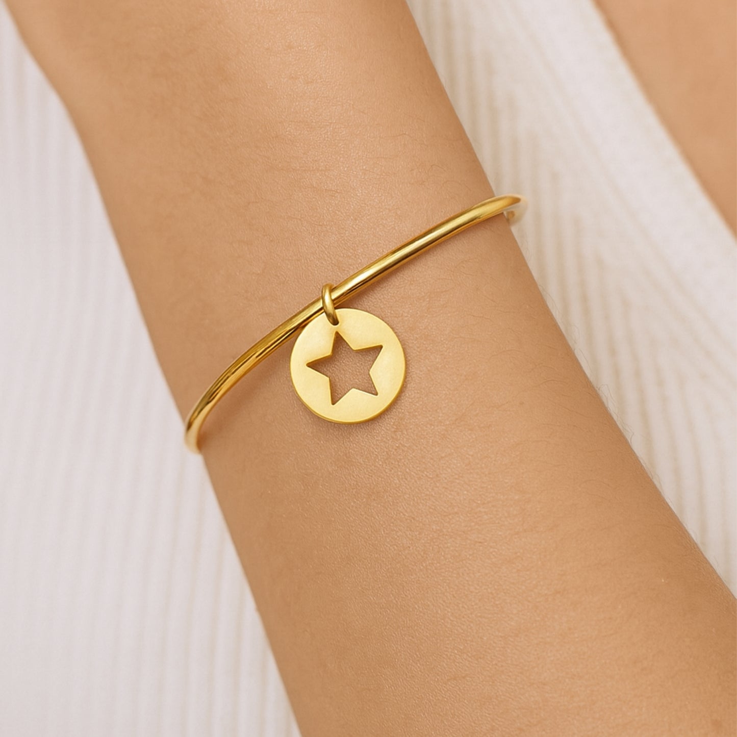 Jonc Star en or – Bracelet élégant et raffiné, bijou intemporel et tendance