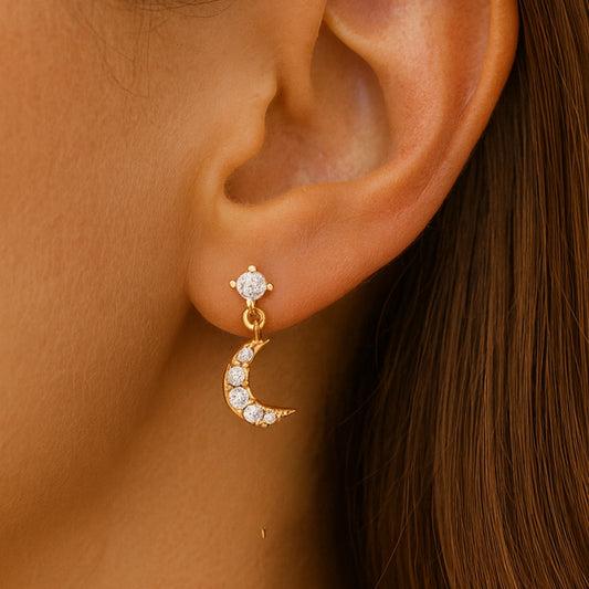 Boucles d’Oreilles Luna en or – Bijou raffiné et intemporel, inspiré de l’astre lunaire